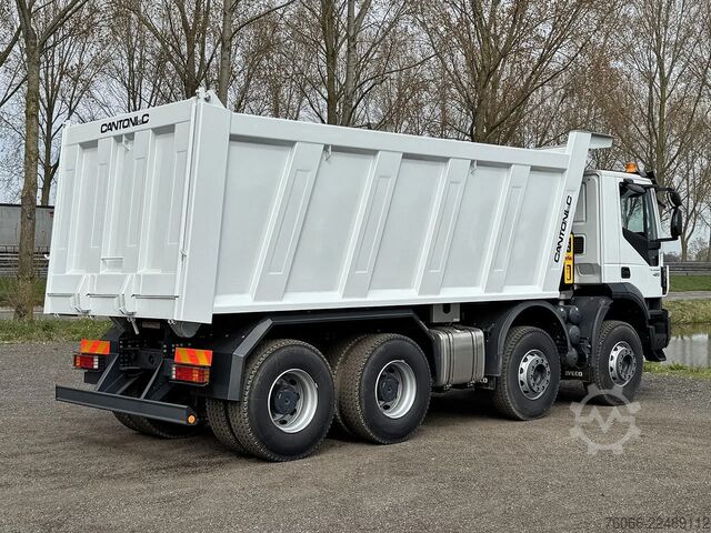 Kipper Iveco Trakker AD410T42H Tipper Truck
