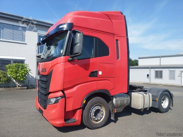 标准牵引车头 Iveco S-Way AS 440 S 49 T/FP Standklima Navi