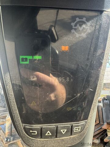 Električni viljuškar na 3 kotača Linde E20L-02