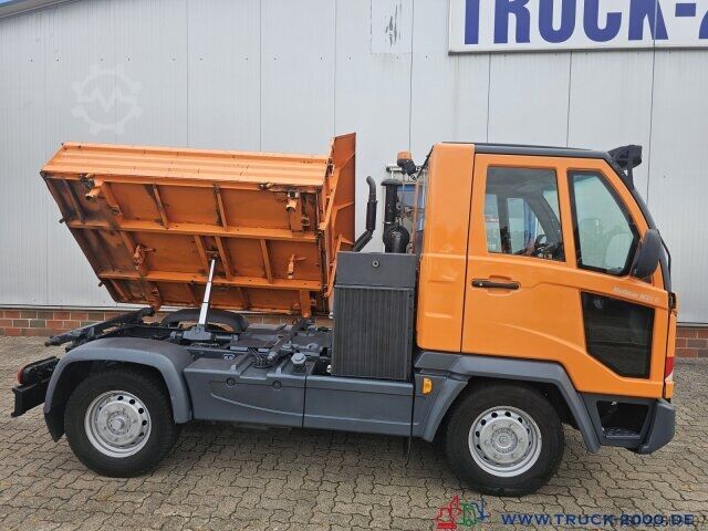 Furgoneta de caja alta Multicar M 31 C 4x4 3S. Kipper + Kommunalplatte + 2x AHK