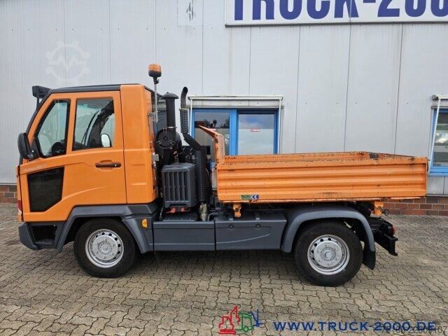 Furgoneta de caja alta Multicar M 31 C 4x4 3S. Kipper + Kommunalplatte + 2x AHK