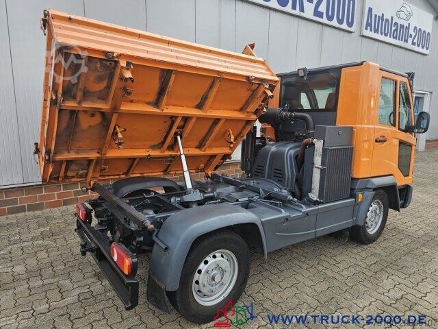 Furgoneta de caja alta Multicar M 31 C 4x4 3S. Kipper + Kommunalplatte + 2x AHK