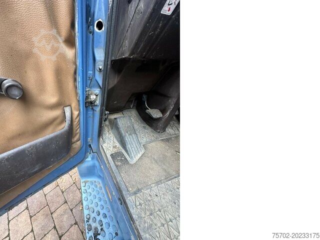 Állatszállító jármű Mercedes-Benz 817 3-4 Pferde original 75.224 km