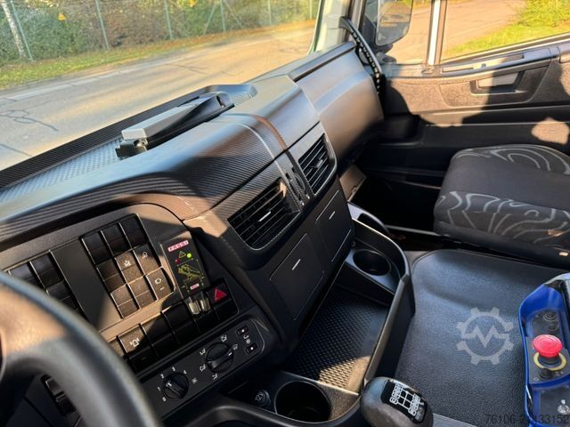 Γερανός τοποθετημένος σε φορτηγό IVECO Trakker AD 260 Fassi F135a