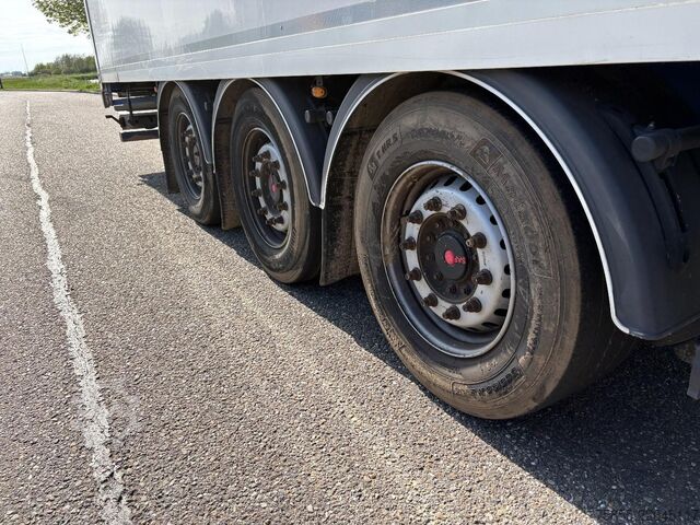 Caisse fermée A&D Box Mega 2.80Mtr H / Doppelstock /  Lift-Axle /...