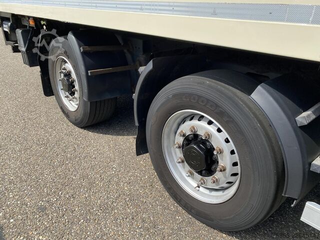 Caisse fermée Samro 2-Axle Isobox 12.60 x2.50 x2.50 / 2x Steering A...