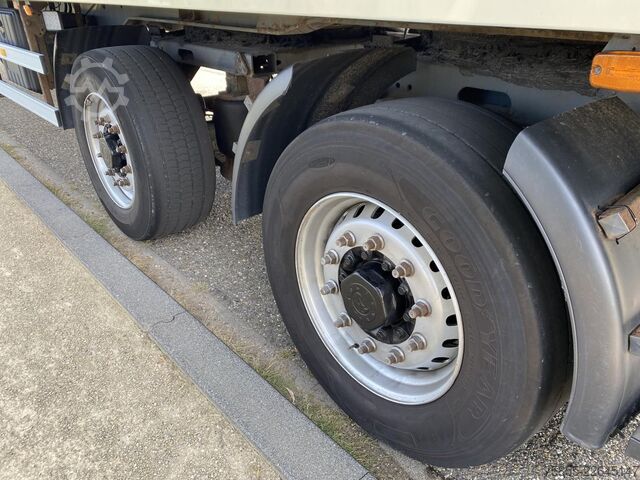 Caisse fermée Samro 2-Axle Isobox 12.60 x2.50 x2.50 / 2x Steering A...