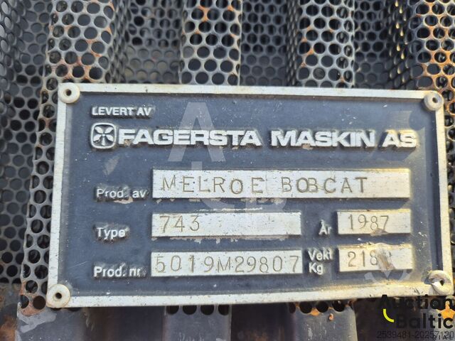 Lader Bobcat 743