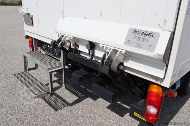 बॉक्स वैन Mitsubishi Canter 7C18 AMT