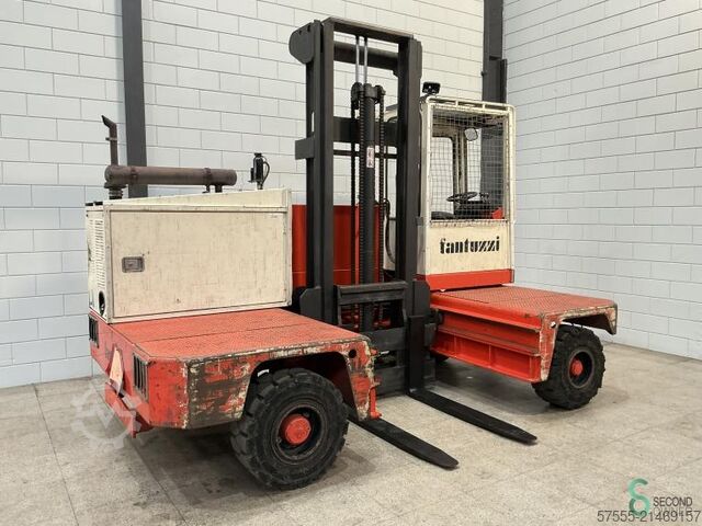 Boční nakladač na naftu Fantuzzi SF40L, rok 1995 Fantuzzi 