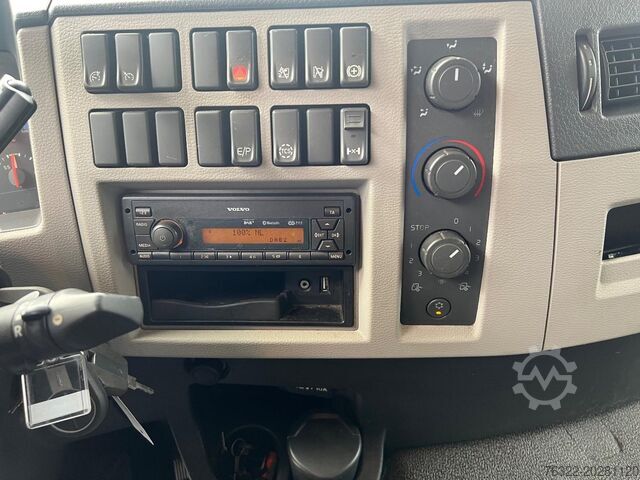 Gesloten bak Volvo FE 250 4X2 E6  / SLEEPERCAB / AIRCO / STANDKACH...