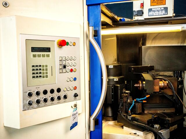 Retificadora de ferramentas ROLOMATIC CNC PRIMA