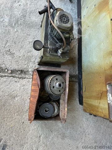 ねじ研削盤 STANKO 5K822B