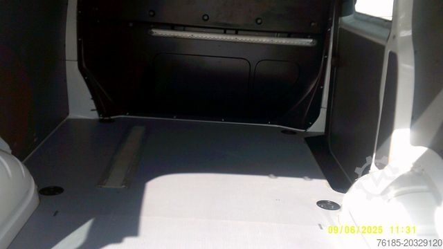 Ploščati dostavnik VOLKSWAGEN T6.1 Kasten 4motion mit Werkstatteinrichtung