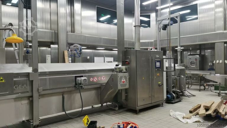Formadora, recubridora y freidora casi nueva GEA Complete 600mm forming, coating and frying line