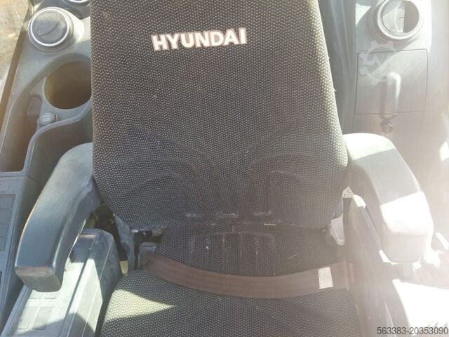 Pyörökaivukone Hyundai HW140
