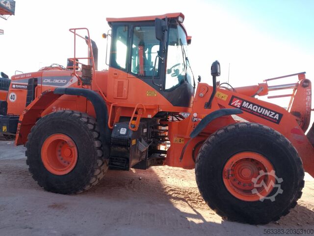 Pemuat beroda Doosan DL300-5