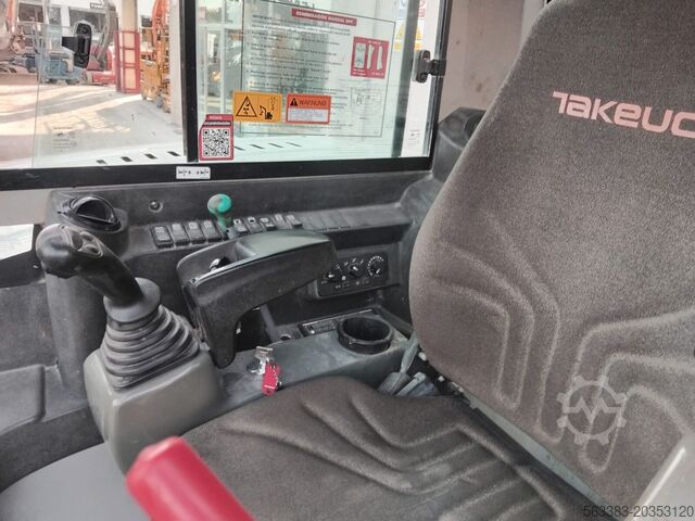 Pelleteuse midi Takeuchi TB290