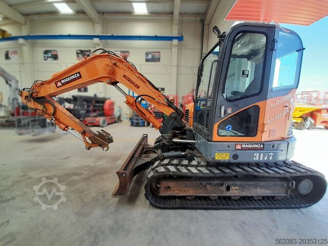 Ekskavator mini Develon DX85R-7
