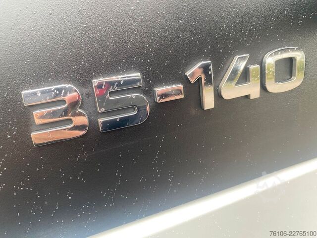 وان جعبه‌ای IVECO Daily 35C14 Hi-Matic Koffer mit Ladebordwand