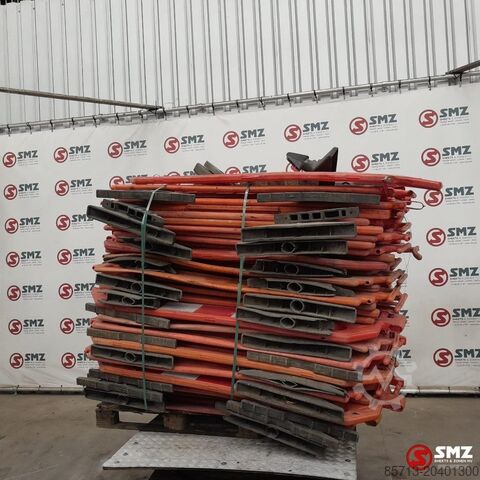 Veel verschillende gebruikte verkeersborden Diversen Occ lot diverse verkeersignalisatie