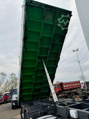 Tovornjak s samooskrbnim vozilom IVECO STRALIS 420 RIBALTABILE 3 LATOI EURO6