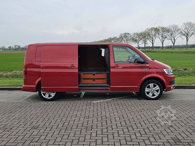 Camioneta familiar de techo alto VOLKSWAGEN TRANSPORTER 2.0 TDI 150 AUT.  EDITION L2