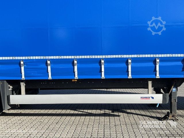 Semirimorchio con telone Schmitz Cargobull Curtainsider Mega Getränke