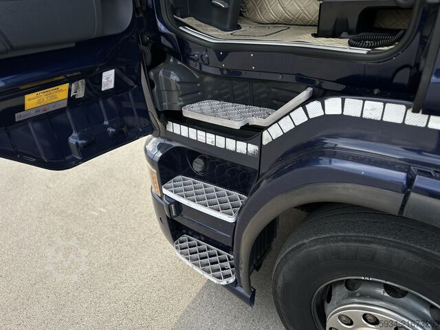 Standard SZM SCANIA R 560