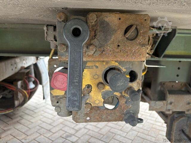 Transporte refrigerado/congelado Schmitz 2 axles + STUURAS + LOADLIFT + CARRIER MAXIMA 1300