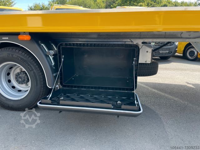 Towing IVECO 70C18 Schiebeplateau /Doka/Navi