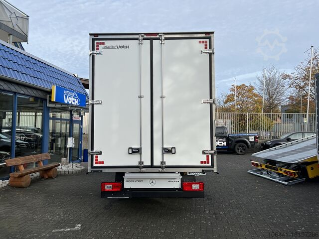 Transporteris su lagaminu MERCEDES-BENZ Sprinter 519 Möbelkoffer mit Türen
