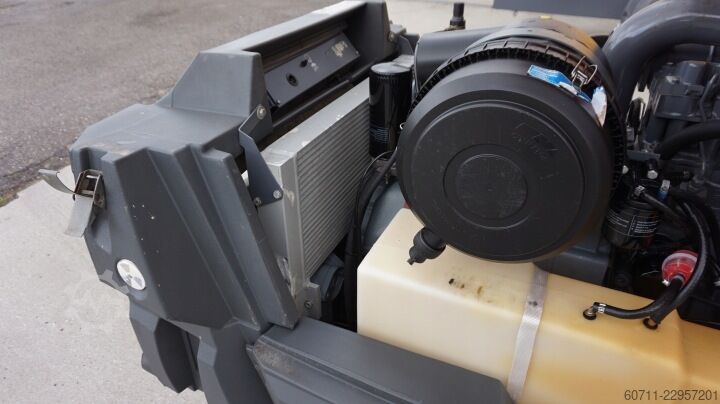 Screw compressor Atlas Copco XAS88