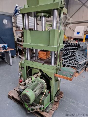 Hydraulic press Four-column press 