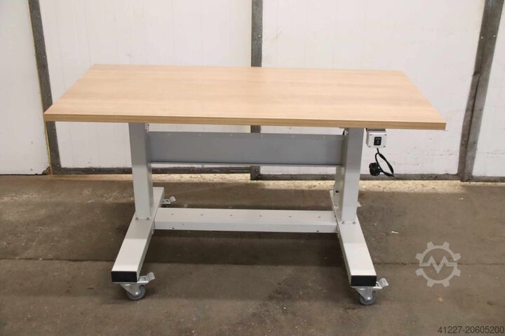 Masă de lucru reglabilă electric pe înălțime Vetron 1400/700/H810 mm