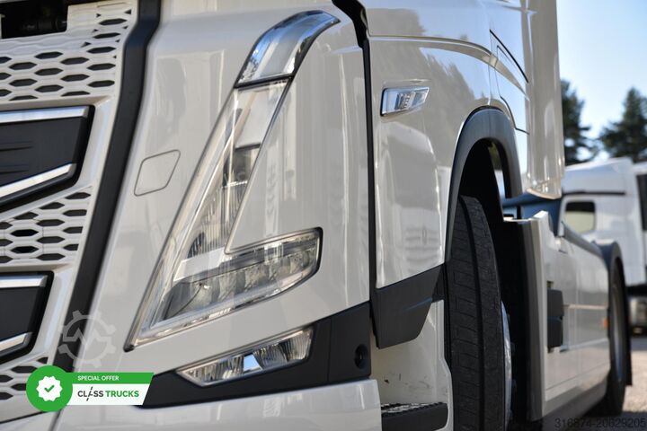 标准拖拉机装置 VOLVO FH 500 Globetrotter XL, Side Skirts