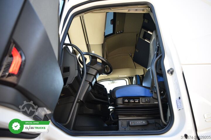 标准拖拉机装置 VOLVO FH 500 Globetrotter XL, Side Skirts