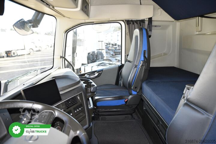 标准拖拉机装置 VOLVO FH 500 Globetrotter XL, Side Skirts