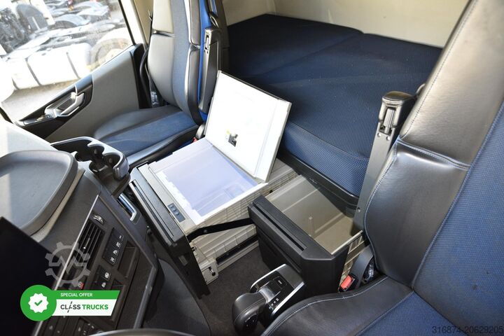 标准拖拉机装置 VOLVO FH 500 Globetrotter XL, Side Skirts