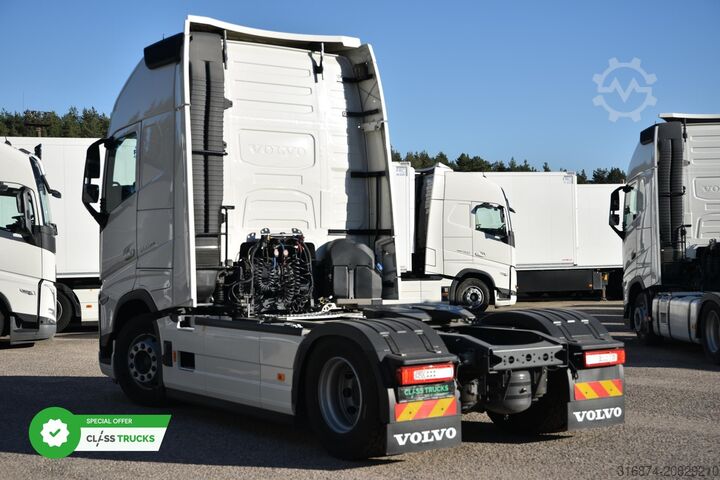 标准拖拉机装置 VOLVO FH 500 Globetrotter XL, Side Skirts