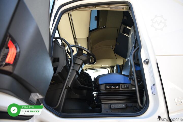 标准拖拉机装置 VOLVO FH 500 Globetrotter XL, Side Skirts