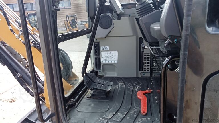 Mini Excavator  < 7t Caterpillar 303.5E2 CR with 3 buckets