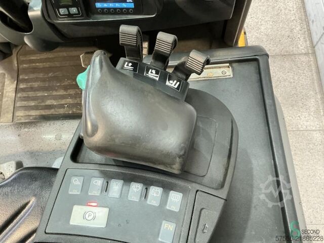מלגזה Jungheinrich EFG 320