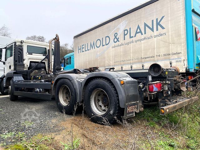 卷臂钩自卸卡车 MAN 26.440 TGS 6x4