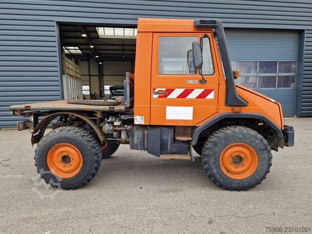  Mercedes-Benz Unimog