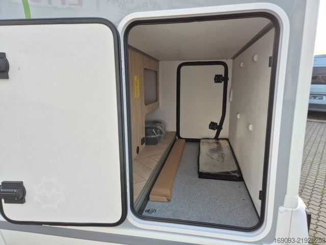 Halvintegrerad husbil CHAUSSON 627 Titanium Line *MJ26*Arctic*Hubbett*Navi*ACC