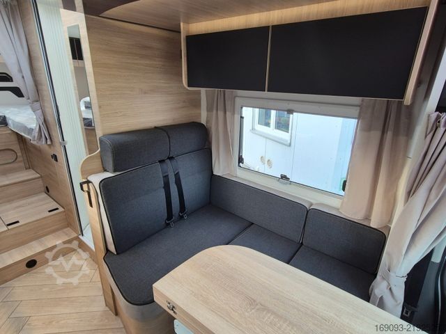Halvintegrerad husbil CHAUSSON 627 Titanium Line *MJ26*Arctic*Hubbett*Navi*ACC