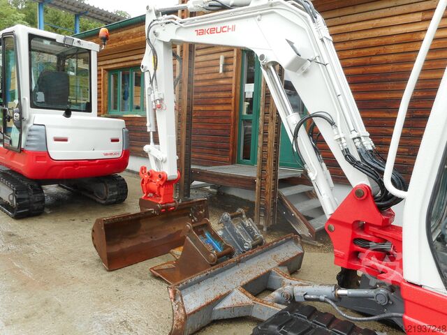 미니 굴착기 Takeuchi TB 235 mit POWERTILT