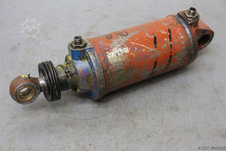 Siłownik hydrauliczny unbekannt Hub 82 mm