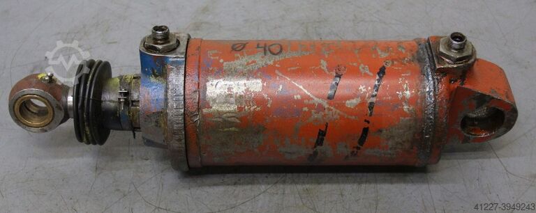 Siłownik hydrauliczny unbekannt Hub 82 mm